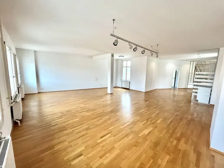133 m² LOFT-Wohnung in schönem Altbau mit neuer Küche in 1170 Wien zu mieten!
