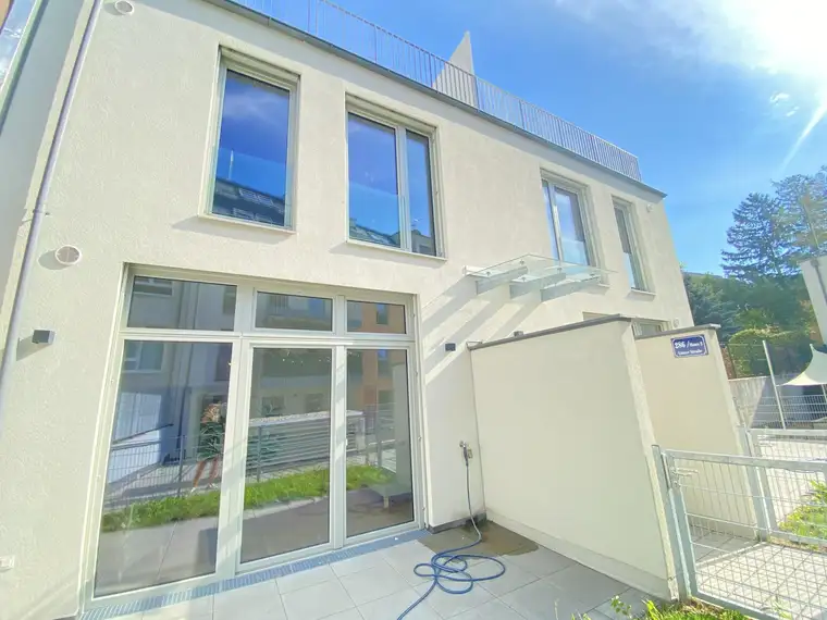 Wohnen und Arbeiten - Fertig gestelltes, hochwertiges Townhouse - 3 Ebenen mit Terrassen und Grünfläche - provisionsfrei zu kaufen in 1140 Wien