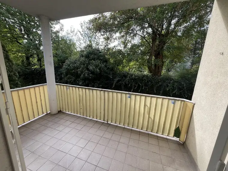 2 Zimmer Wohnung mit Balkon in ruhiger Lage in Baden zu mieten