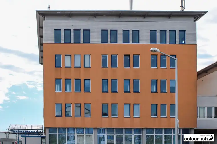 Top Preis-/Leistungsverhältnis - Moderne Bürofläche direkt bei U6 Perfektastraße