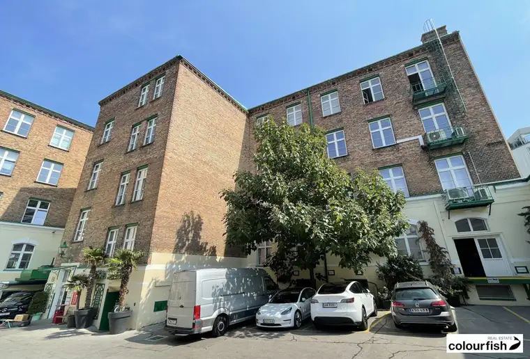 Teilmöbliertes Loftbüro Nähe Matzleinsdorfer Platz mit kleinem Balkon