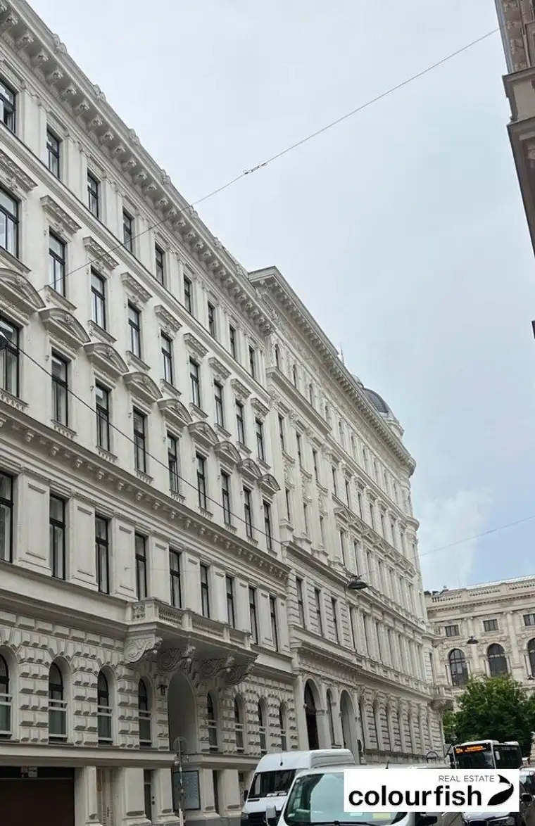 Attraktive Bürofläche mit Balkon nahe Burggarten