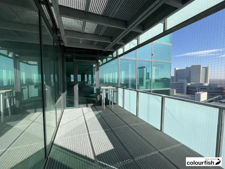 Attraktive Büroflächen im Saturn Tower mit Balkon