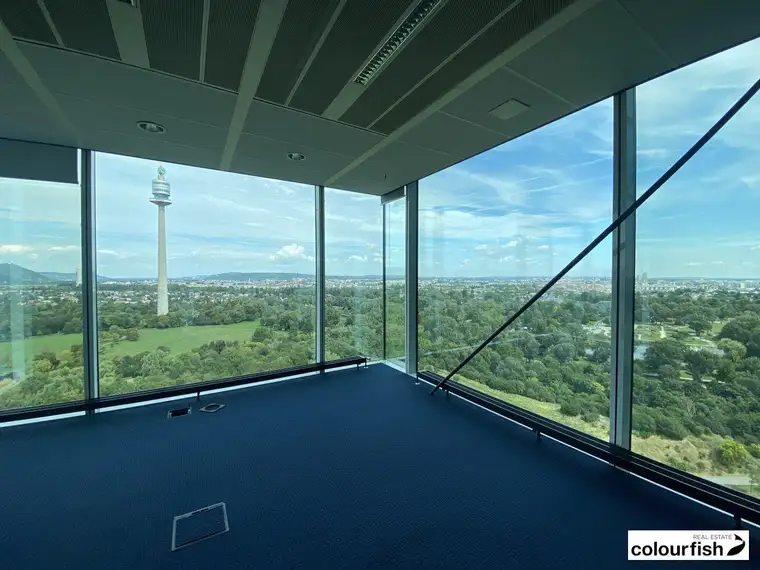 Attraktive Büroflächen im Saturn Tower mit Balkon
