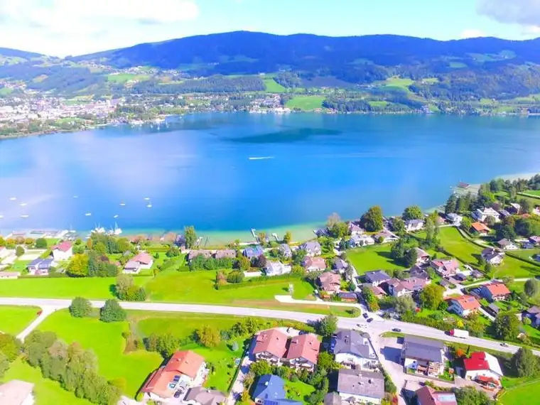 Unschlagbar ! Baugrundstück mit Baugenehmigung in Mondsee