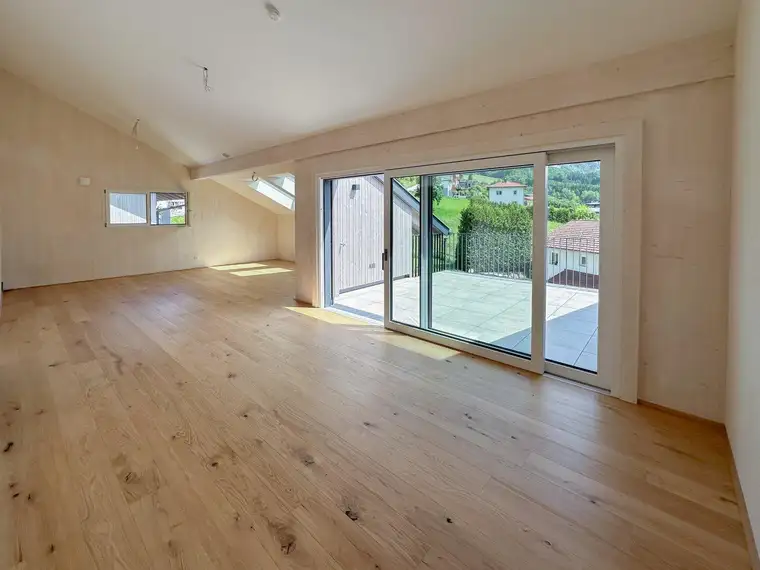 Traumhafte Dachgeschoßwohnung in Steinbach am Attersee: Erstbezug mit Balkon und Terrasse!