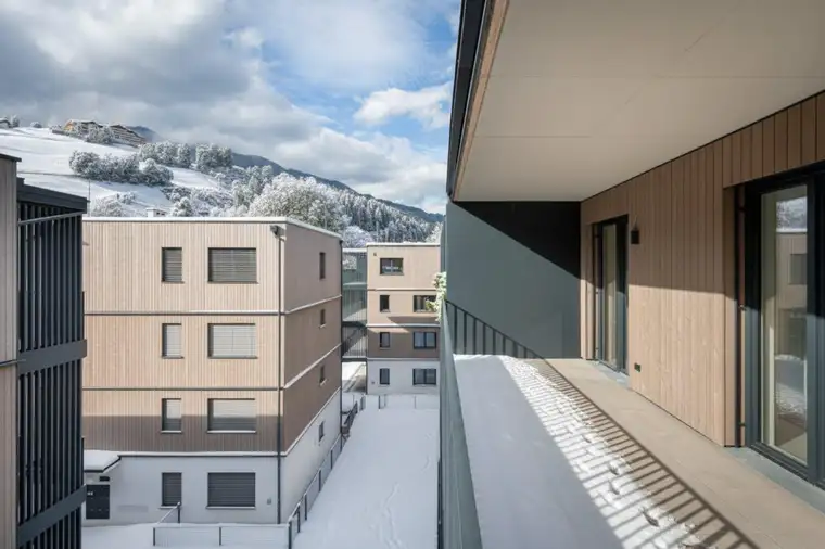 JETZT EINZIEHEN - Luxuriöse 4-Zimmer-DG-Wohnung in Schladming - Erstbezug mit Balkon und Tiefgarage!