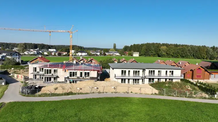 Jetzt Baustellenbesichtigung vereinbaren | 4-Zi.-Erstbezugswohnung mit Balkon - Perwang am Grabensee
