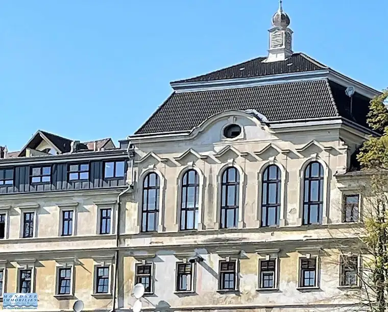Luxuswohnung in geschichtsträchigem Gebäude