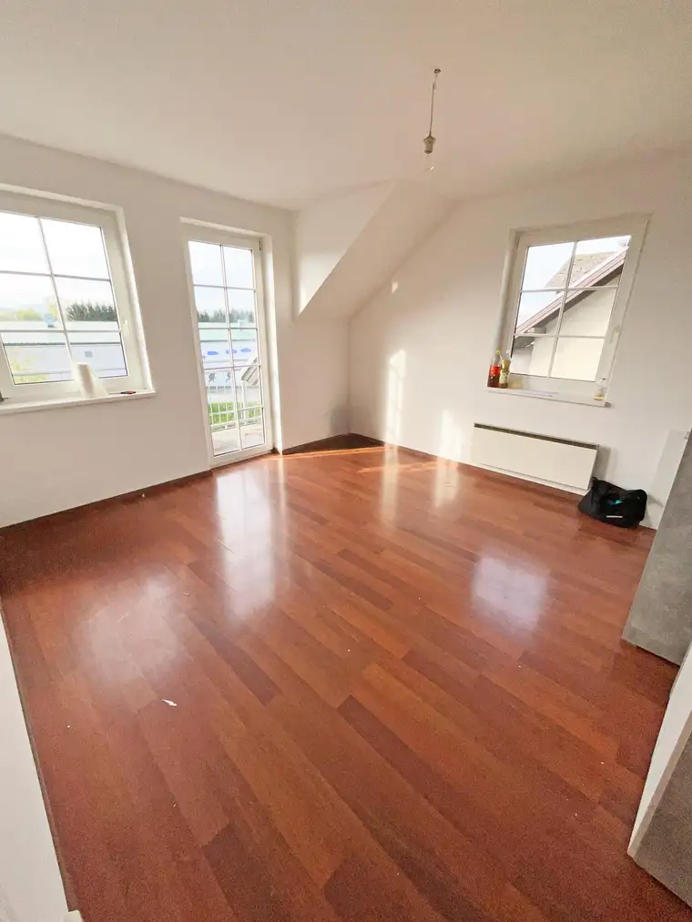 3-Zimmerwohnung mit Balkon in Oed!