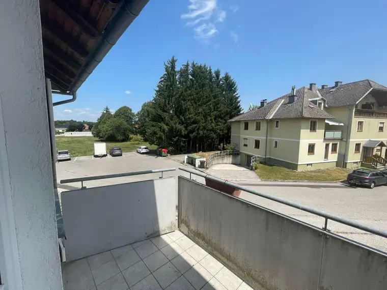 Günstige 2 Zimmerwohnung mit Balkon &amp; Garage