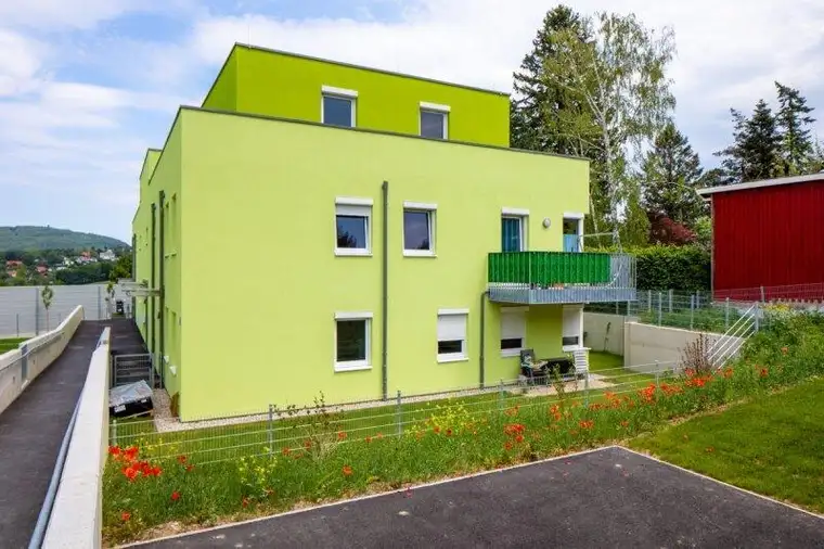 2 Zimmerwohnung mit 12 m² Terrasse