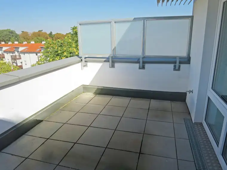 3 Zimmerwohnung mit Terrasse und 2 Garagenplätzen in Großenzersdorf