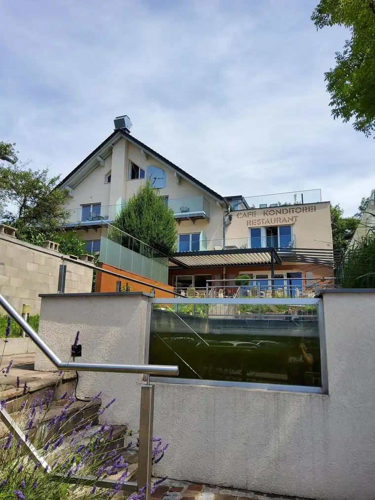ENERGIEEFFIZIENTES HAUS MIT APARTMENTS AM ATTERSEE