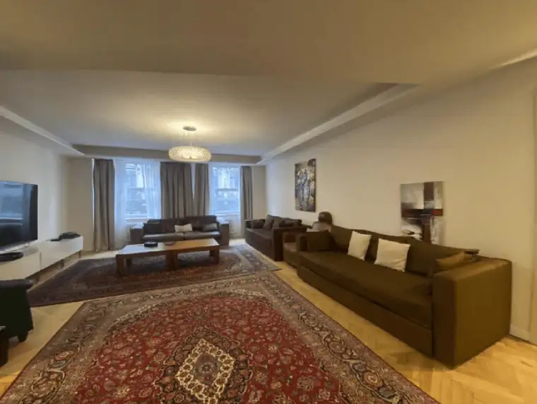 Repräsentative Innenstadt Wohnung mit hochwertigem Wohncharakter - direkt am Stephansplatz