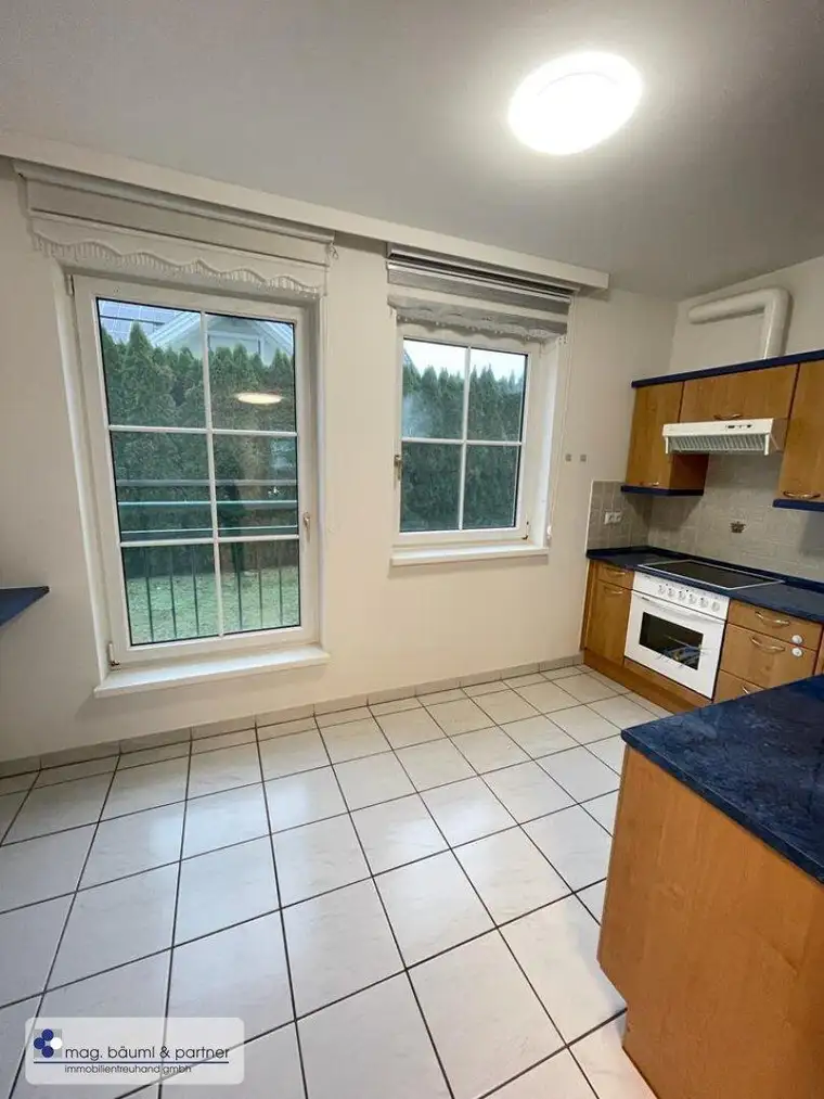 ! PROVISIONSFREI ! 3 Zimmer mit Loggia und Auto-Stellplatz