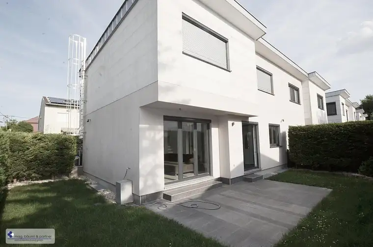 EXKLUSIVES, MODERNES WOHNEN AUF 182M² NAHE LOBAU