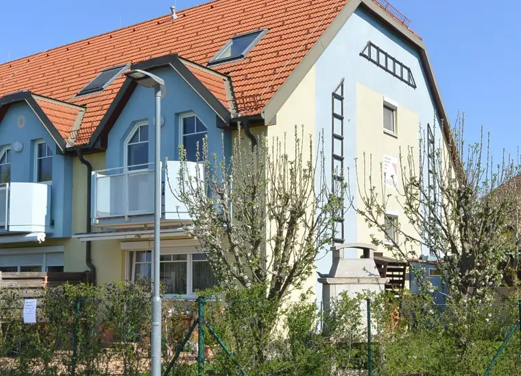 RESERVIERT! Ab ins GRÜNE! Hübsches Eckreihenhaus-4 Zimmer-Keller-Garten-2 KFZ-Abstellplätze!