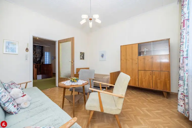 Zweifamilienhaus in Donnerskirchen mit zahlreichen Nebengebäuden - viel Platz für die ganze Familie
