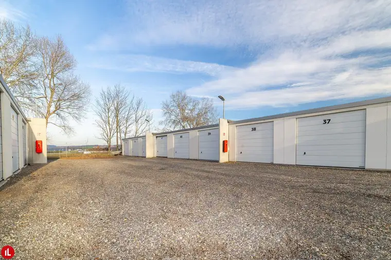 Große Garagenbox in 2433 Margarethen am Moos zu mieten!