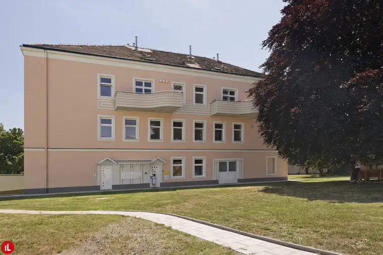 Büro in stilvollem Haus zu mieten | eigenes Lager und WC | Parkplatz optional