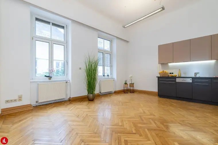 Ein Haus mit Geschichte | Stilvolles Büro direkt in der Fußgängerzone von Baden