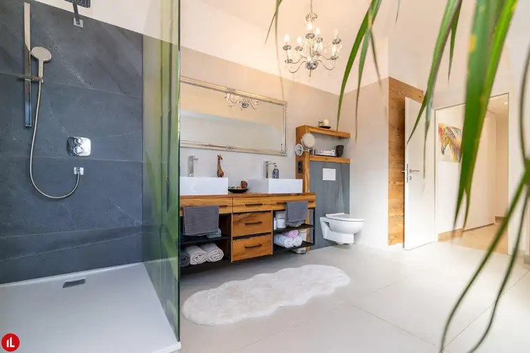 FISCHAMEND NÄHE FUGHAFEN | DACHTERRASSENTRAUM | 148m² WOHNFLÄCHE | 4 ZIMMER | TERRASSE | WHIRLPOOL | BESTPREIS € 499.000,-