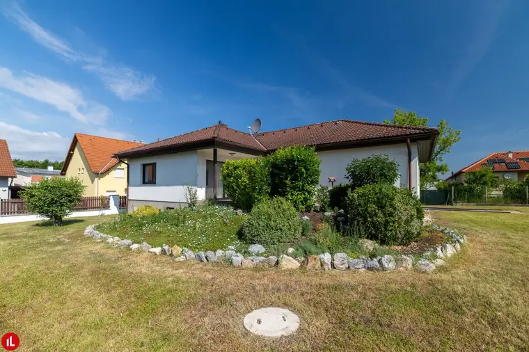 Gepflegter 5-Zi. Bungalow mit großem Garten in absoluter Ruhelage in Fischamend!