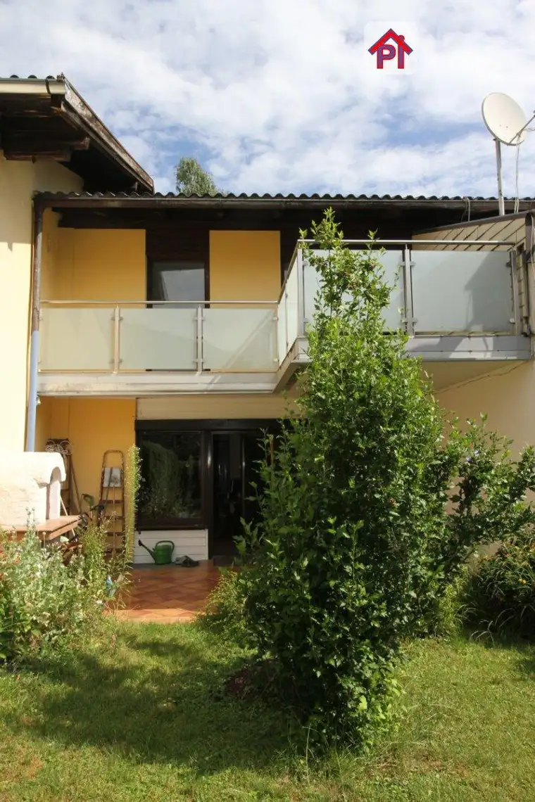 Eugendorf: geräumiges Reihenhaus in absoluter Ruhelage mit Garage und KfZ Stellplatz