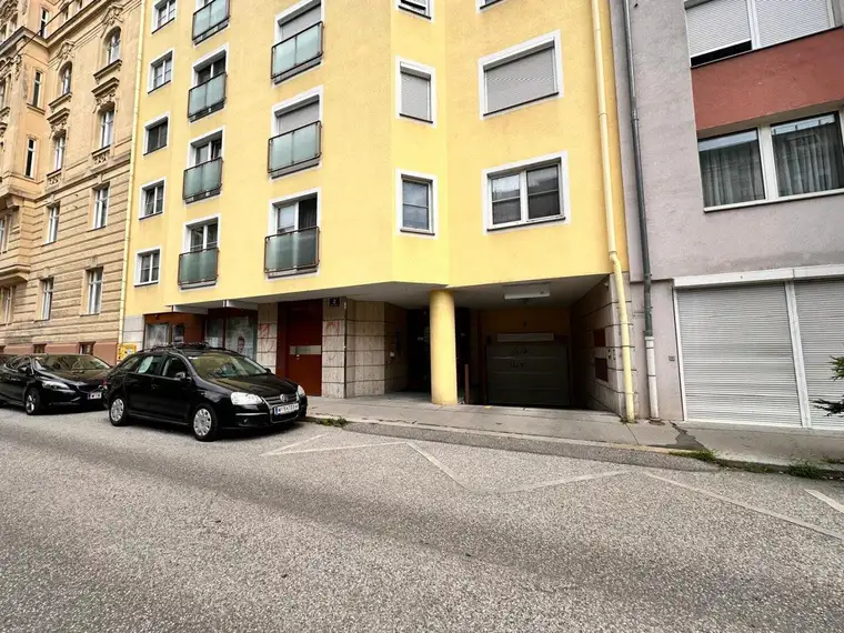 WIPPE! Garagenplatz zu vermieten!