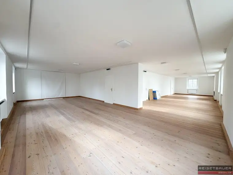 Modernes Büro im Ortszentrum von Kirchberg-Thening