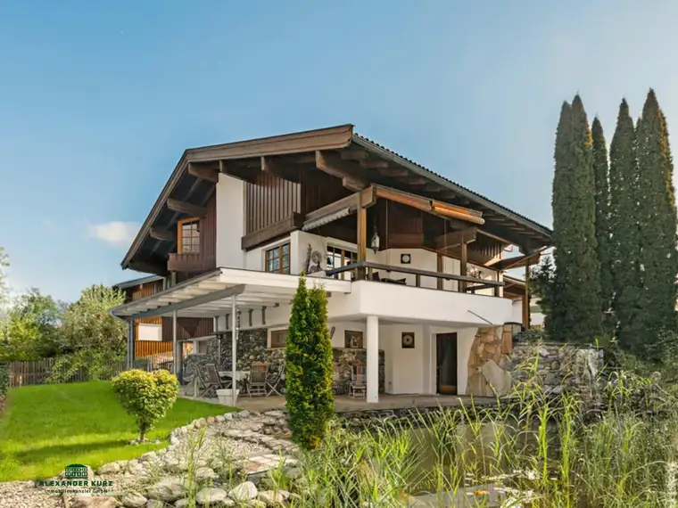 Idyllisches Landhaus mit traumhaftem Schwimmteich