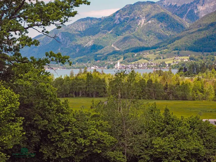 Klassisches Landhaus mit traumhaftem Wolfgangseeblick in Alleinlage
