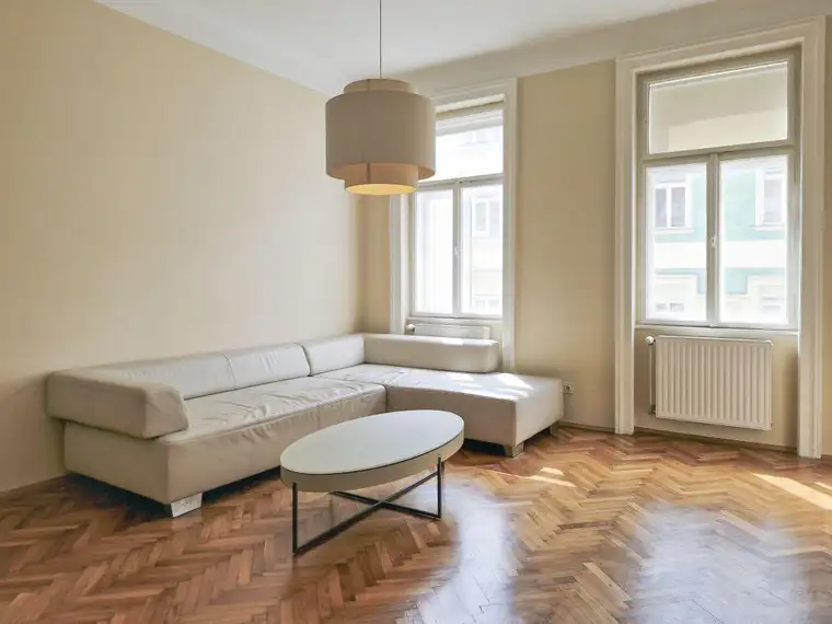 TOPLAGE IN WÄHRING - KLOSTERGASSE 12: HELLE 3-ZIMMER-ALTBAUWONHUNG IN WUNDERSCHÖNEM STILALTBAU!
