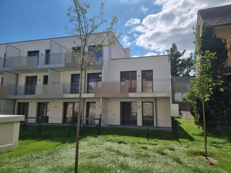 Ihr Rückzugsort im Grünen – großzügige 3-Zimmer-Wohnung mit Loggia zum Verlieben