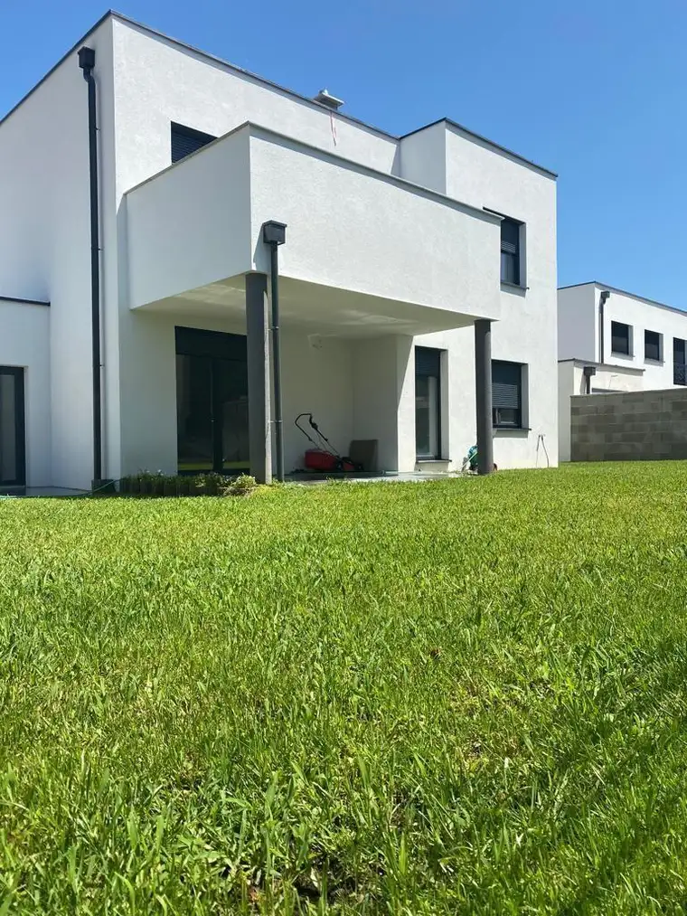 Neugebautes Einzelhaus in ruhiger Lage ERSTBEZUG schlüsselfertig inkl Küche NEUER PREIS