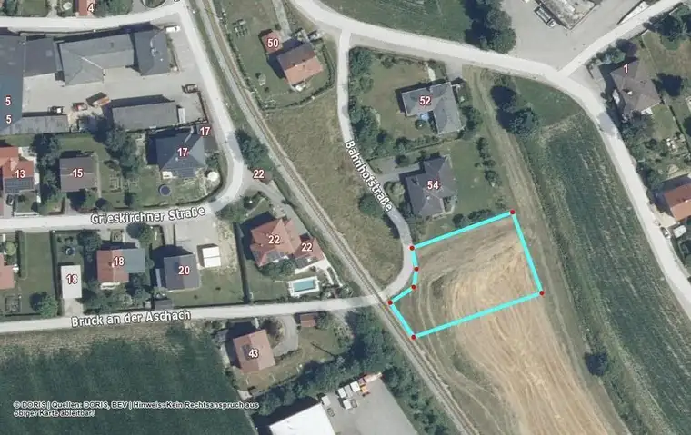 Großes Grundstück in Hanglage