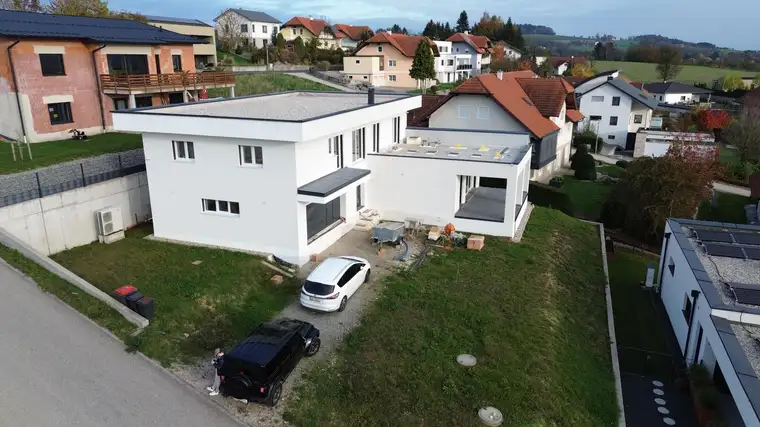 Grosses Neubauhaus mit 100 m2 Wohnessbereich und toller Ausssicht vom Margaretenberg NEUER PREIS