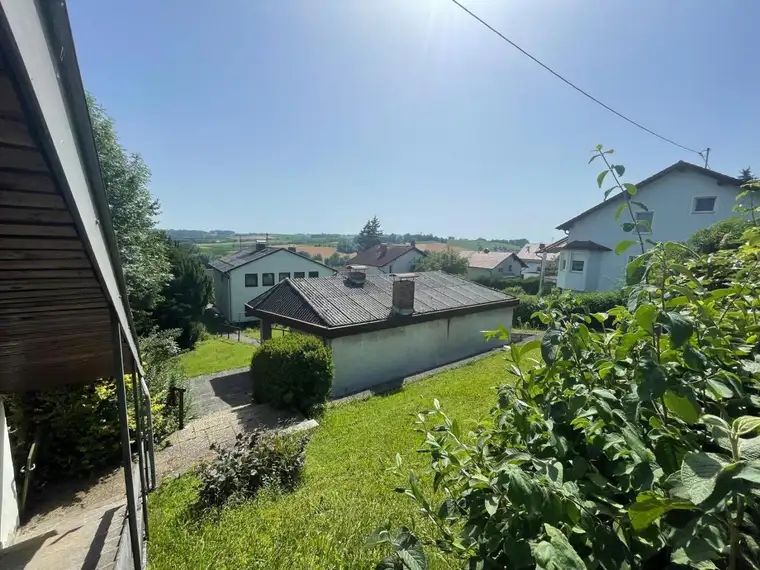 Grundstück mit kleinem Altbestand und Doppelhausprojekt ODER EINZELHAUS SOFORT VERFÜGBAR