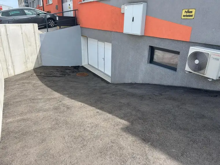 Garage / Kellerfläche/Lager ideal für Parken von Oldtimern etc.