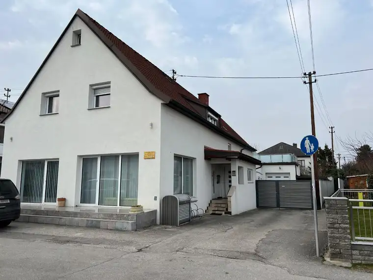 Tolle Gelegenheit! Möblierte große Wohnung Top 4