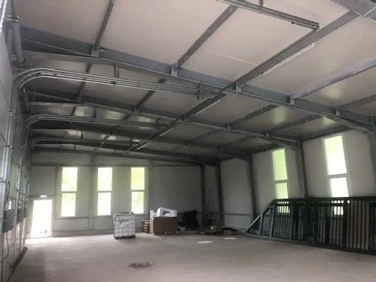 Moderne Halle mit B Widmung, AUTOWERKSTATT möglich und gewünscht