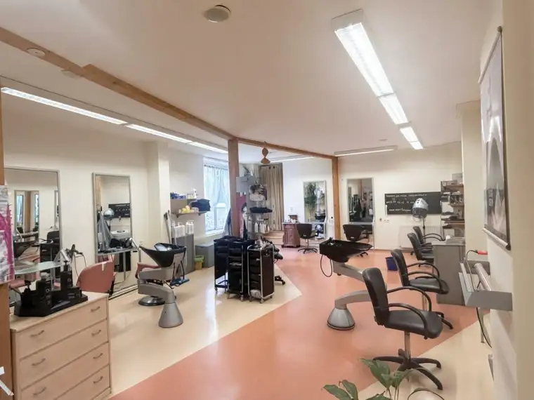 Geschäftslokal mit ca. 95,5 m² im Zentrum von Gloggnitz – laufende Mieteinnahmen &amp; vielseitige Perspektiven