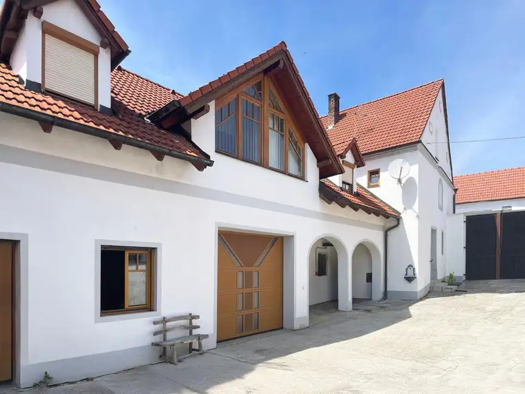 Mehrgenerationenhaus mit vielen Platzmöglichkeiten!