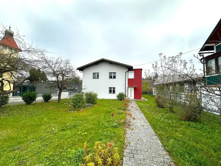 Traumhafte Erdgeschosswohnung mit Eigengarten im Herzen von Velden am Wörthersee