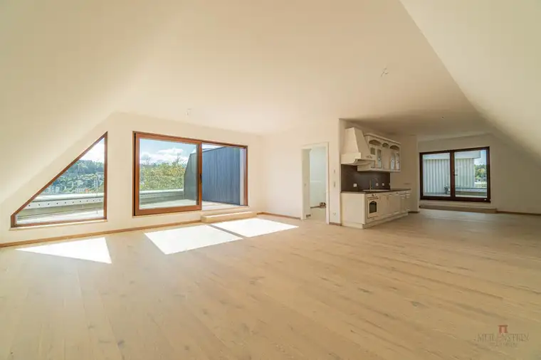 "Seeblick-Loft" Repräsentative Bürofläche / Ordinationsfläche im Kernzentrum von Velden
