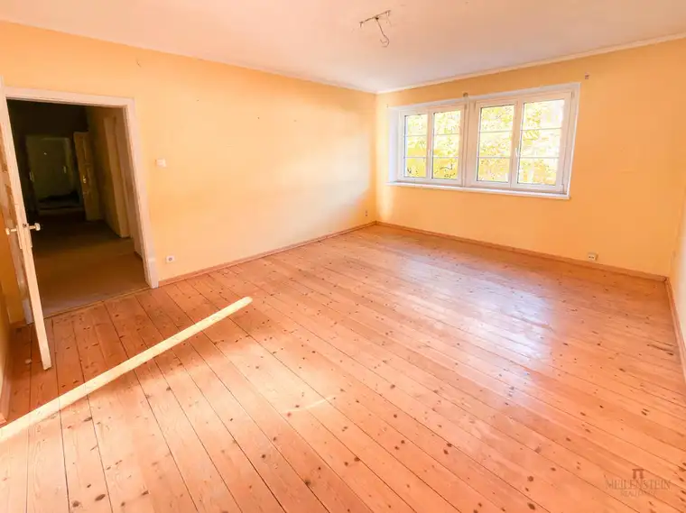 Parkblick an der Furt – Sonnige Wohnung mit großem Potenzial in ruhiger Lage