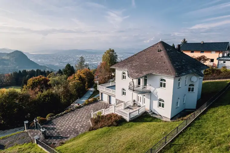 Großzügige Villa mit Panoramablick über Klagenfurt und den Wörthersee