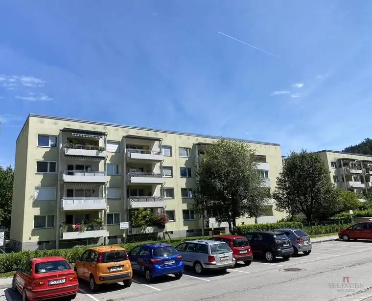 Familienwohnung - 5 Zimmer - sanierungsbedürftig !