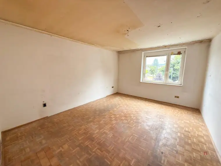 Helle 3-Zimmer-Wohnung mit Sanierungspotenzial in zentraler Lage